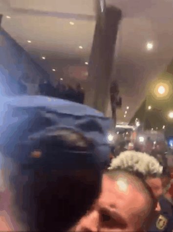 欧博网页版-秘鲁球员与西班牙警察发生冲突 只因警察认错人？